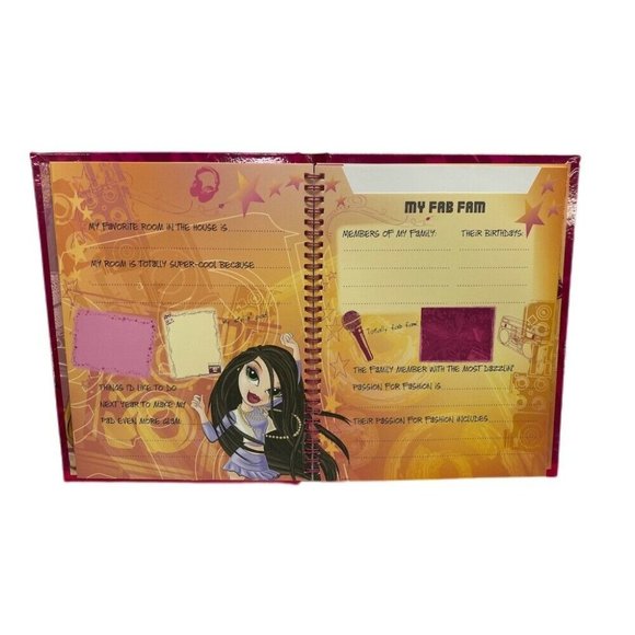 Bratz My Star Yearbook Memory Scrapbook Book  BRAND NEW! - Picture 4 of 4